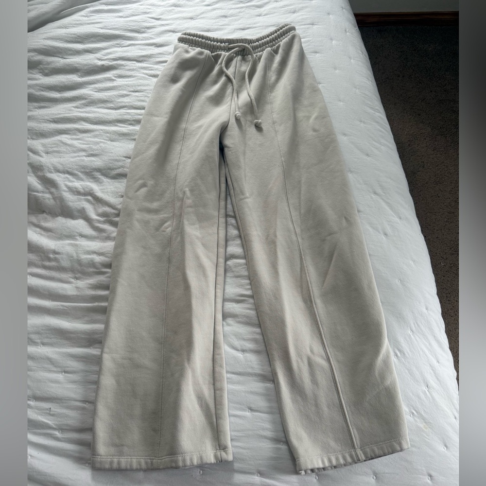 Cream Zara wide leg sweatpants